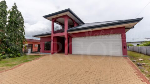 Ruim appartement van 300 m² te huur in Uitvlucht - foto 1