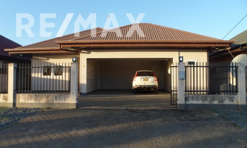 4-bedroom apartment for rent in Paramaribo North - foto 1